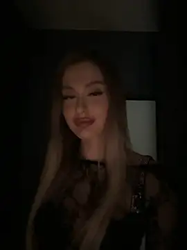 Snapshot of Sweet__Milly chatting on 01-09-25, 09:47 Sweet  Milly online show from 01-09-25, 09:47