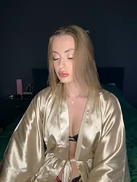 Snapshot of Sweet__Milly chatting on 02-10-25, 02:05 Sweet  Milly online show from 02-10-25, 02:05