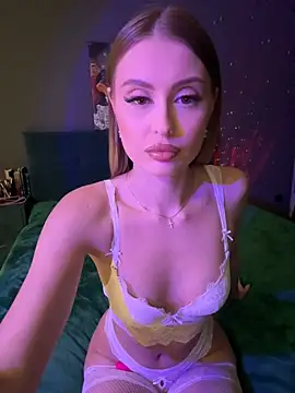 Snapshot of Sweet__Milly chatting on 01-10-25, 07:00 Sweet  Milly online show from 01-10-25, 07:00
