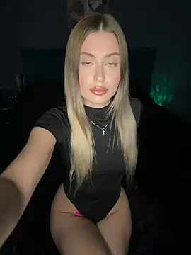 Snapshot of Sweet__Milly chatting on 12-16-24, 02:38 Sweet  Milly online show from 12-16-24, 02:38