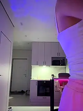 Snapshot of Sweet__Milly chatting on 10-11-25, 02:29 Sweet  Milly online show from 10-11-25, 02:29