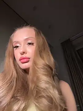 Snapshot of Sweet__Milly chatting on 02-01-26, 04:05 Sweet Milly online show from 02-01-26, 04:05