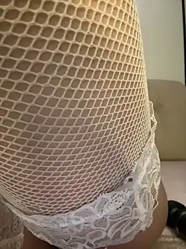 Snapshot of Sweet__Milly chatting on 02-13-26, 02:28 Sweet Milly online show from 02-13-26, 02:28