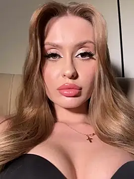 Snapshot of Sweet__Milly chatting on 01-31-26, 07:12 Sweet Milly online show from 01-31-26, 07:12