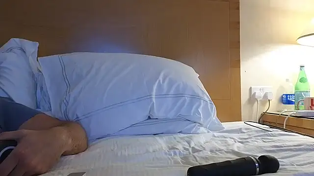 Mr-and-Mrs-Smith online show from 09-10-25, 03:33