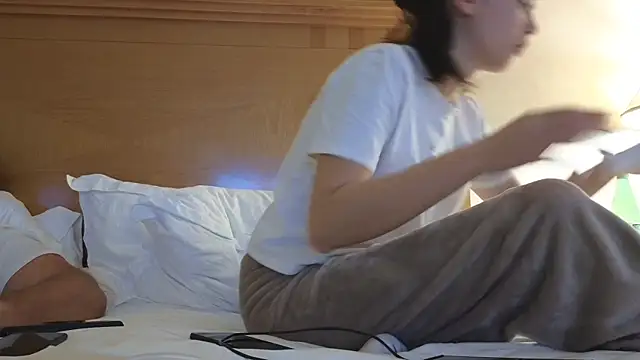 Mr-and-Mrs-Smith online show from 02-28-25, 06:09