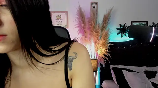 Snapshot of devlin_violett chatting on 02-27-25, 05:29 devlin violett online show from 02-27-25, 05:29