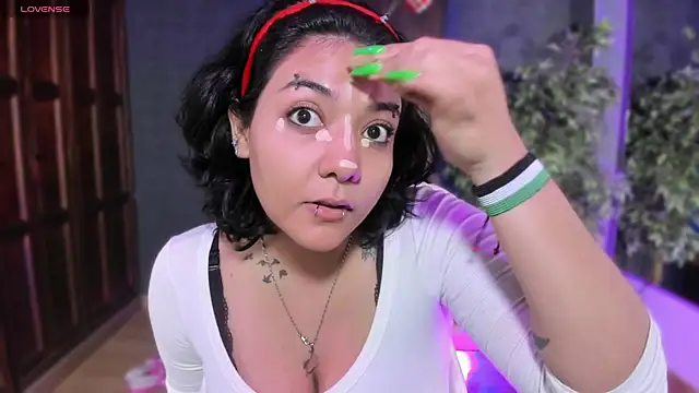 Evelynn online show from 12-14-25, 12:55