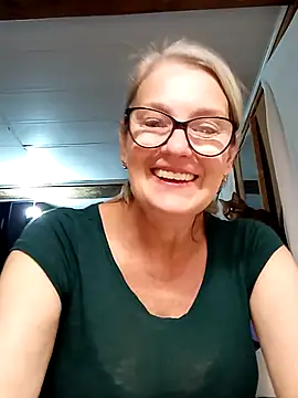 irinamaux online show from 10-26-25, 06:19