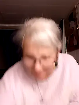 Snapshot of irinamaux chatting on 06-10-26, 04:35 irinamaux online show from 06-10-26, 04:35