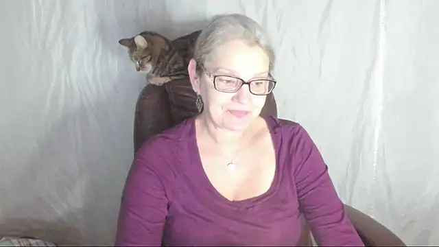 Snapshot of irinamaux chatting on 03-07-25, 02:25 irinamaux online show from 03-07-25, 02:25