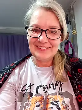 irinamaux online show from 02-18-26, 06:44