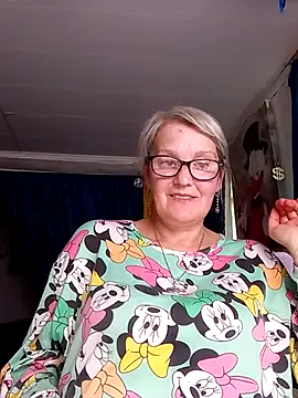 Snapshot of irinamaux chatting on 06-05-26, 10:43 irinamaux online show from 06-05-26, 10:43