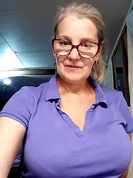 Snapshot of irinamaux chatting on 10-11-25, 05:14 irinamaux online show from 10-11-25, 05:14