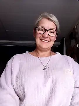 Snapshot of irinamaux chatting on 06-15-26, 12:44 irinamaux online show from 06-15-26, 12:44