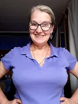 Snapshot of irinamaux chatting on 09-18-25, 01:52 irinamaux online show from 09-18-25, 01:52