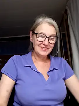 Snapshot of irinamaux chatting on 09-16-25, 05:30 irinamaux online show from 09-16-25, 05:30