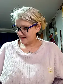 irinamaux online show from 04-17-26, 01:52