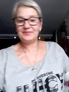 Snapshot of irinamaux chatting on 06-20-26, 04:34 irinamaux online show from 06-20-26, 04:34