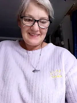 Snapshot of irinamaux chatting on 07-03-26, 08:10 irinamaux online show from 07-03-26, 08:10
