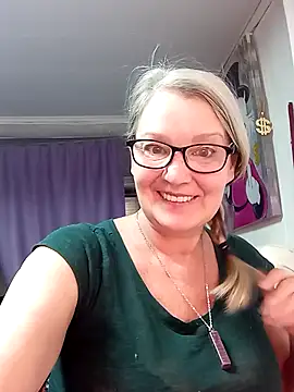 irinamaux online show from 02-21-26, 12:01