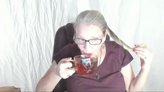 Snapshot of irinamaux chatting on 03-02-25, 12:25 irinamaux online show from 03-02-25, 12:25