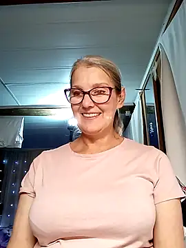 Snapshot of irinamaux chatting on 10-08-25, 02:18 irinamaux online show from 10-08-25, 02:18