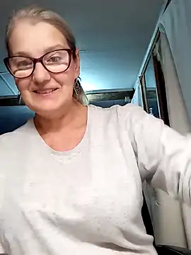 Snapshot of irinamaux chatting on 10-11-25, 05:08 irinamaux online show from 10-11-25, 05:08