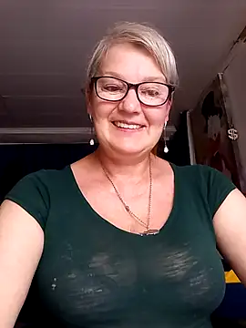 Snapshot of irinamaux chatting on 06-27-26, 03:45 irinamaux online show from 06-27-26, 03:45