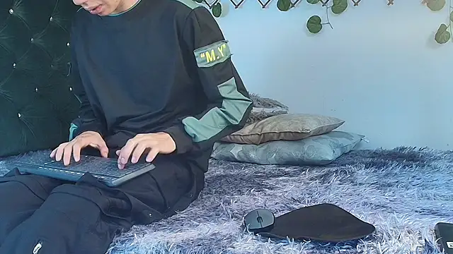 Levii Ackermann online show from 03-20-25, 02:32