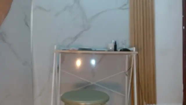 Snapshot of mollyguns chatting on 10-18-25, 07:16 mollyguns online show from 10-18-25, 07:16