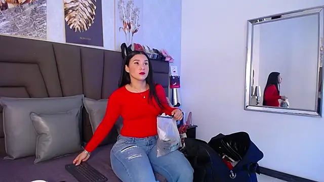 Sofi Perez  online show from 04-05-26, 11:17