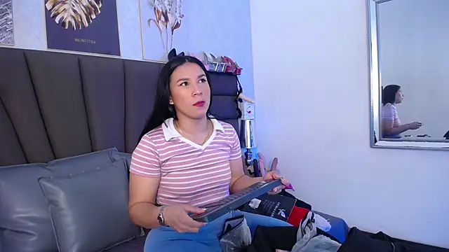 Sofi Perez  online show from 05-19-26, 11:17