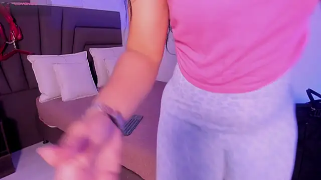 Snapshot of Sofi_Perez_ chatting on 02-25-26, 11:10 Sofi Perez online show from 02-25-26, 11:10