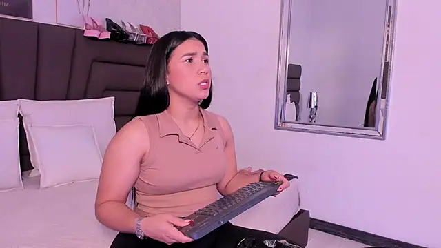 Sofi Perez  online show from 09-29-25, 11:27