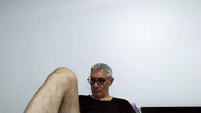 Snapshot of BIGUNCUTHARDCOCK chatting on 04-21-26, 02:51 BIGUNCUTHARDCOCK online show from 04-21-26, 02:51