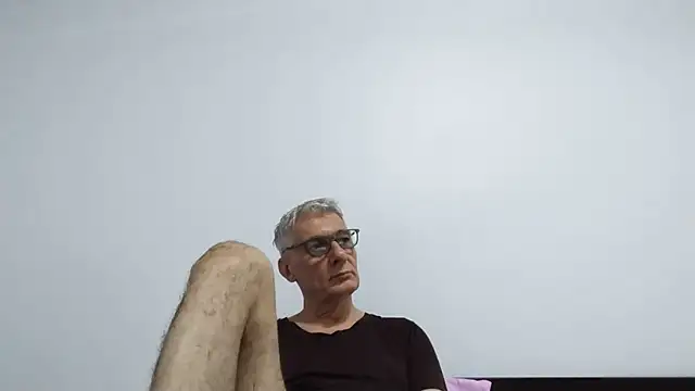 Snapshot of BIGUNCUTHARDCOCK chatting on 05-29-26, 12:16 BIGUNCUTHARDCOCK online show from 05-29-26, 12:16