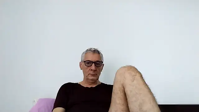 Snapshot of BIGUNCUTHARDCOCK chatting on 05-05-26, 01:19 BIGUNCUTHARDCOCK online show from 05-05-26, 01:19