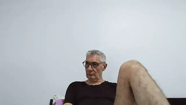 Snapshot of BIGUNCUTHARDCOCK chatting on 05-26-26, 12:31 BIGUNCUTHARDCOCK online show from 05-26-26, 12:31