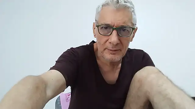 Snapshot of BIGUNCUTHARDCOCK chatting on 05-27-26, 01:57 BIGUNCUTHARDCOCK online show from 05-27-26, 01:57