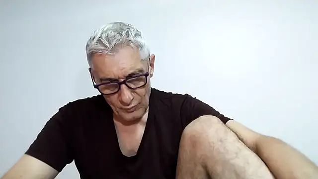 Snapshot of BIGUNCUTHARDCOCK chatting on 04-21-26, 02:03 BIGUNCUTHARDCOCK online show from 04-21-26, 02:03