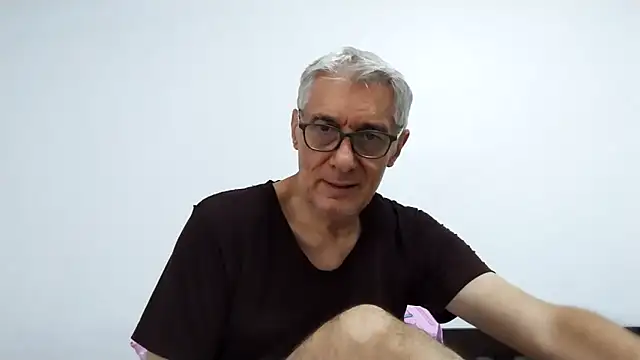 Snapshot of BIGUNCUTHARDCOCK chatting on 05-15-26, 10:52 BIGUNCUTHARDCOCK online show from 05-15-26, 10:52