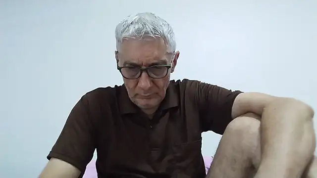 Snapshot of BIGUNCUTHARDCOCK chatting on 05-25-26, 12:32 BIGUNCUTHARDCOCK online show from 05-25-26, 12:32