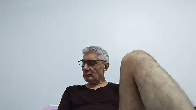 Snapshot of BIGUNCUTHARDCOCK chatting on 06-12-26, 12:08 BIGUNCUTHARDCOCK online show from 06-12-26, 12:08