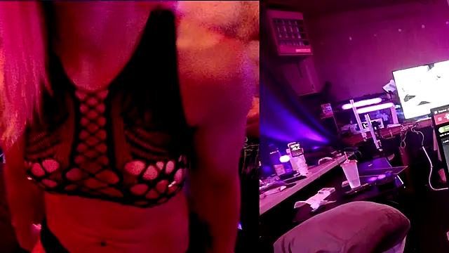 Snapshot of MadisonMarie chatting on 01-04-25, 10:49 MadisonMarie online show from 01-04-25, 10:49