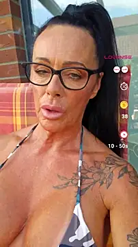 Snapshot of Misses-Cougar chatting on 07-13-26, 07:07 Misses-Cougar online show from 07-13-26, 07:07