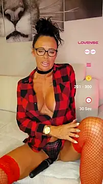 Snapshot of Misses-Cougar chatting on 07-21-26, 05:53 Misses-Cougar online show from 07-21-26, 05:53