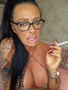 Misses-Cougar online show from 04-23-26, 08:10