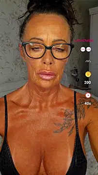 Snapshot of Misses-Cougar chatting on 06-29-26, 07:59 Misses-Cougar online show from 06-29-26, 07:59