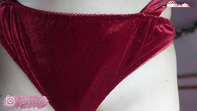 Snapshot of loIijanne chatting on 02-26-26, 12:21 loIijanne online show from 02-26-26, 12:21